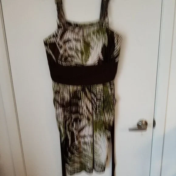 Dress - Picture 2 of 2